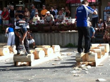 Concours de bûcheron aux Saisies