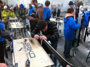 Un défi de 2955 m de carres de skis